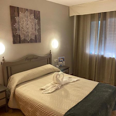 Virgen Del Rocio II Hotell Torremolinos Eksteriør bilde