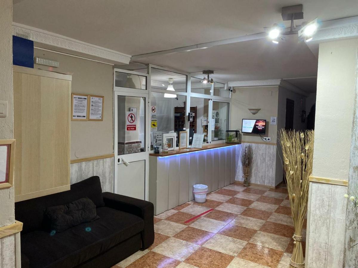 Virgen Del Rocio II Hotell Torremolinos Eksteriør bilde