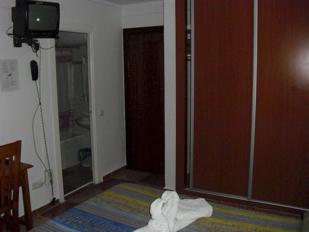 Virgen Del Rocio II Hotell Torremolinos Eksteriør bilde