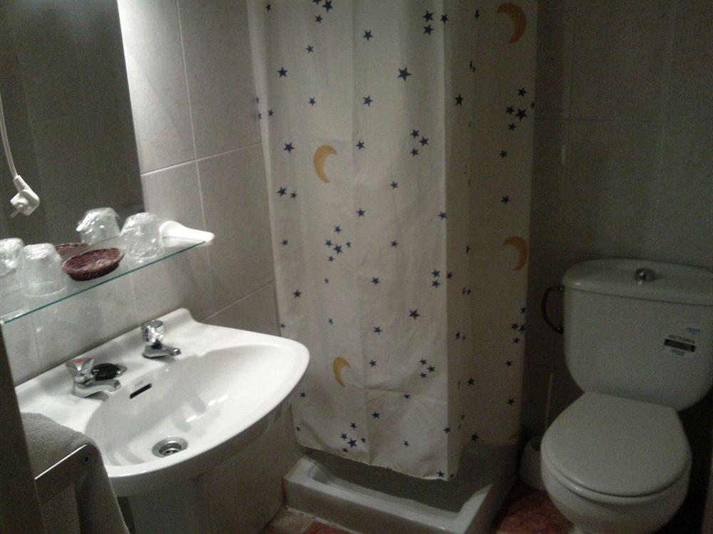 Virgen Del Rocio II Hotell Torremolinos Eksteriør bilde