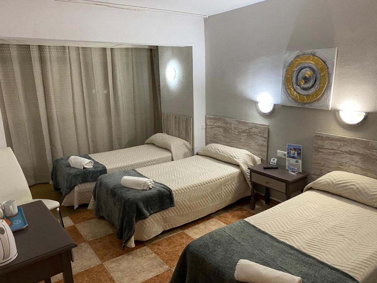 Virgen Del Rocio II Hotell Torremolinos Eksteriør bilde