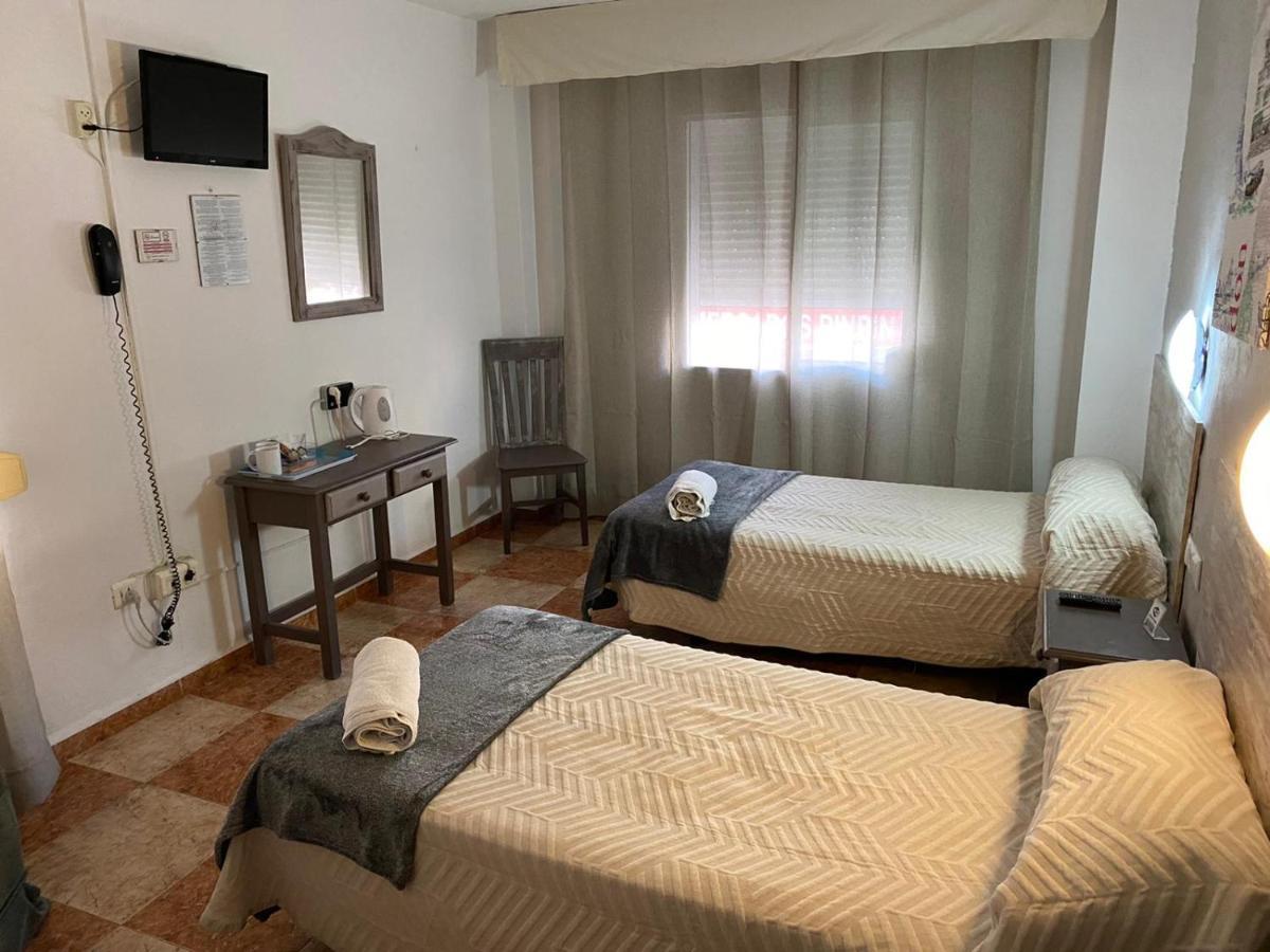 Virgen Del Rocio II Hotell Torremolinos Eksteriør bilde