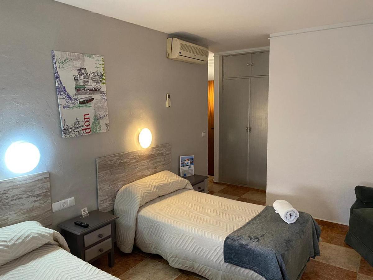 Virgen Del Rocio II Hotell Torremolinos Eksteriør bilde