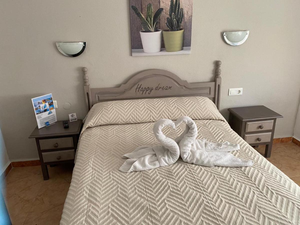Virgen Del Rocio II Hotell Torremolinos Eksteriør bilde
