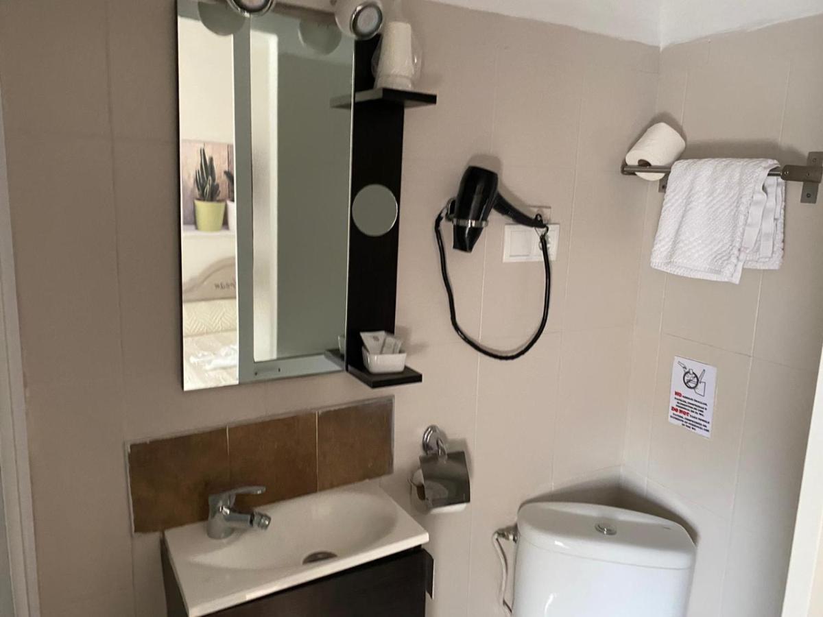 Virgen Del Rocio II Hotell Torremolinos Eksteriør bilde