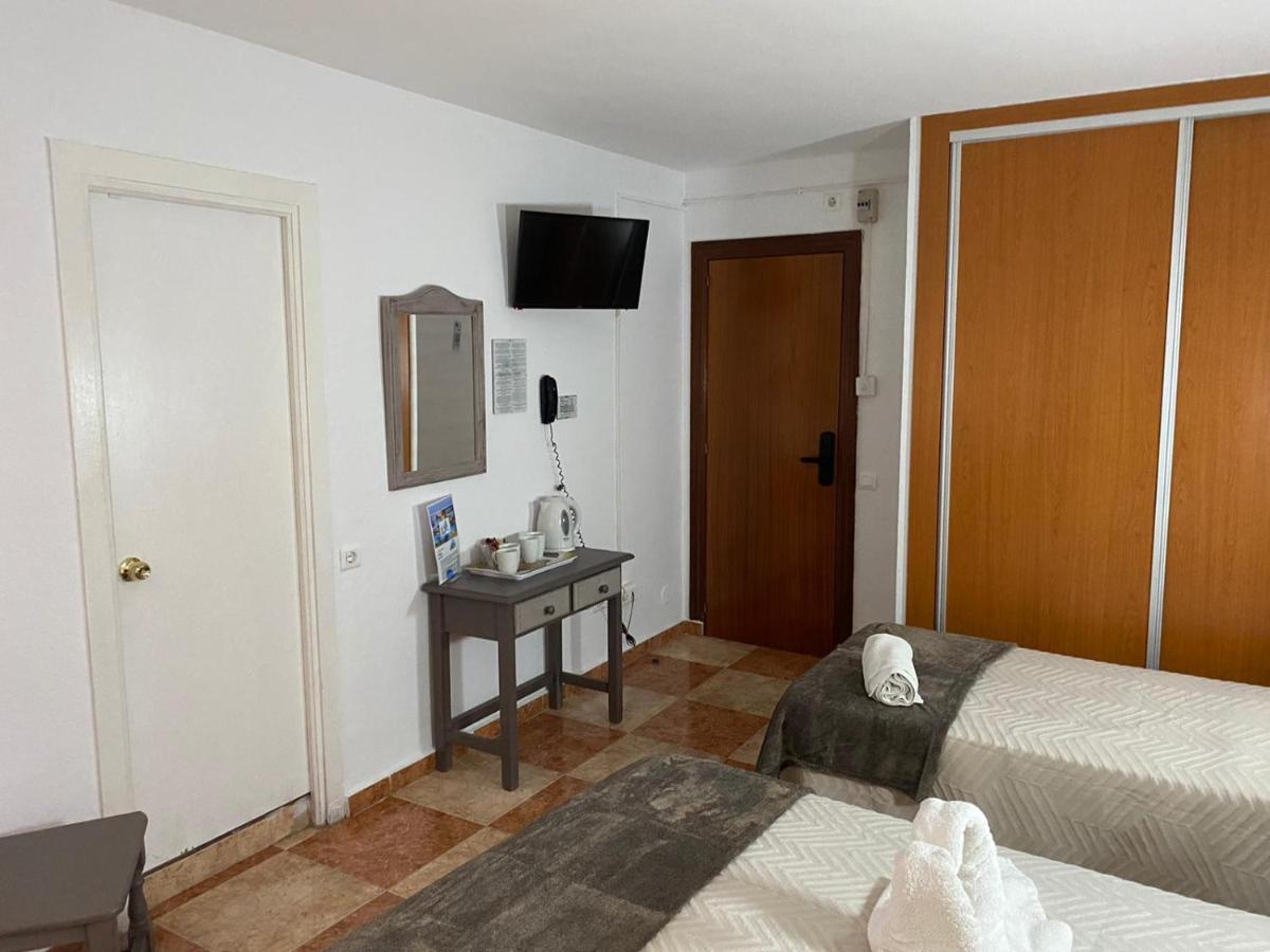 Virgen Del Rocio II Hotell Torremolinos Eksteriør bilde